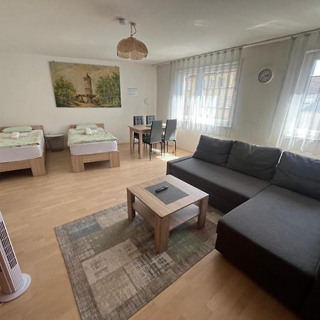 Schoene Ferienwohnung In 萨尔布吕肯 外观 照片
